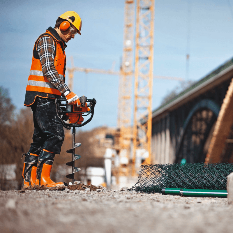 Perfurador de Solo a Gasolina BT-131 Stihl